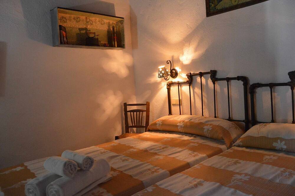 Gran casa de vacaciones en el oeste de Granada centro de andalucía in Fuentes de Cesna, Algarinejo