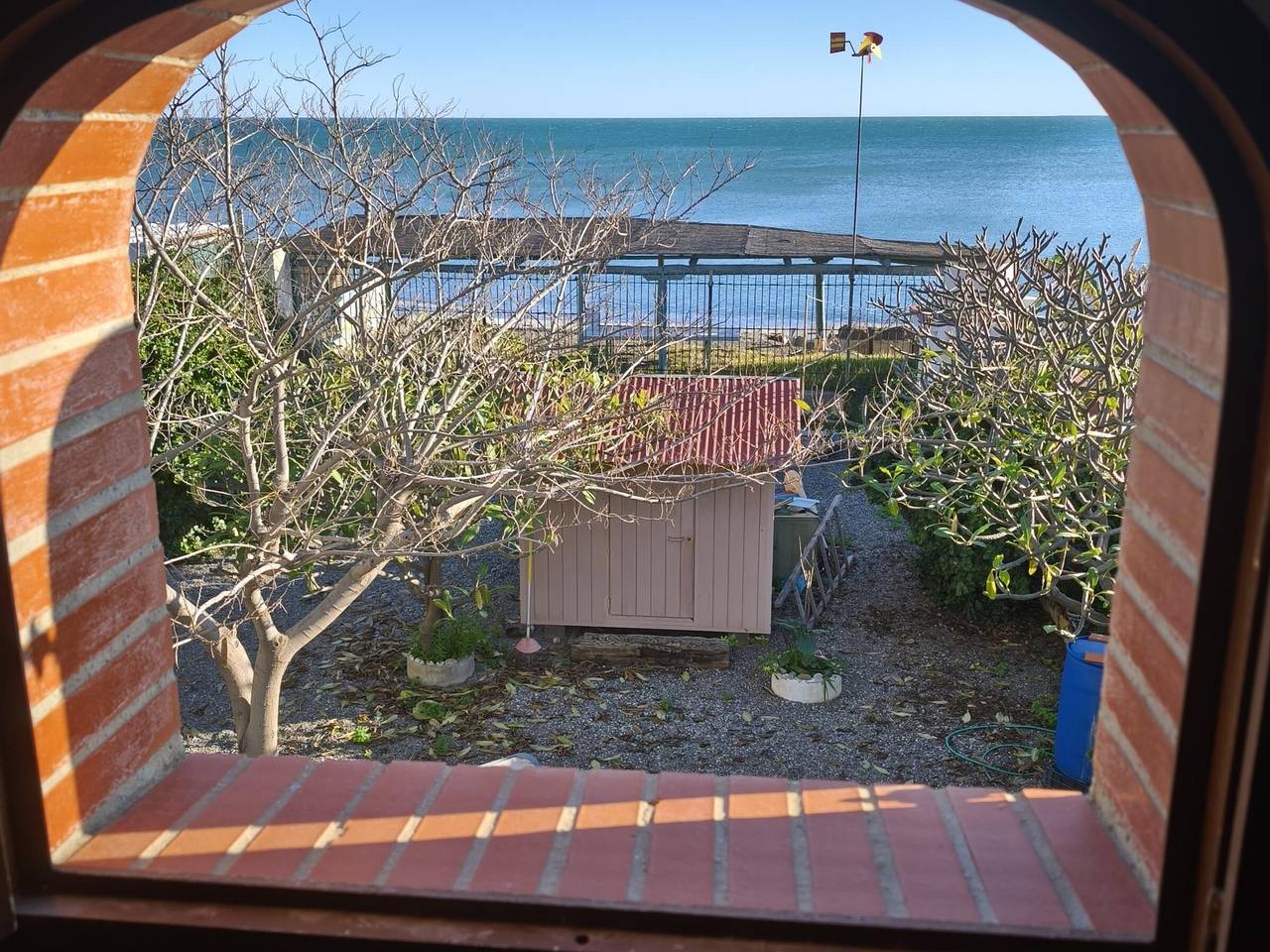 Maison de plage à Valle Niza avec accès direct à la mer et parking in Almayate, Vélez-Málaga