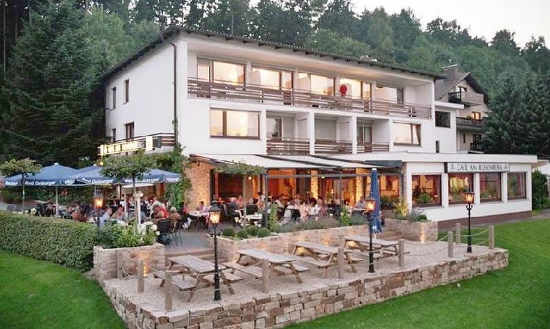 Hotel, mit Terrasse und Garten