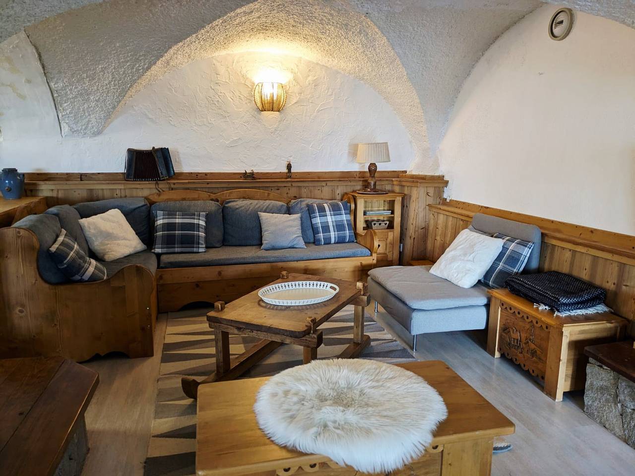 Ganze Wohnung, Einzigartige Wohnung mit Kamin und Parkplatz im Zentrum von La Plagne Montalbert in La Plagne, Aime-la-Plagne