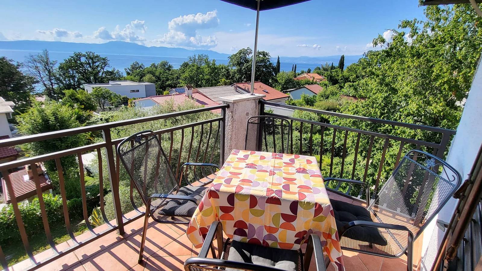 Ganze Wohnung, 1-Zimmer-Ferienwohnung mit Balkon und Meerblick Njivice, Krk A-21763-b in Njivice, Krk