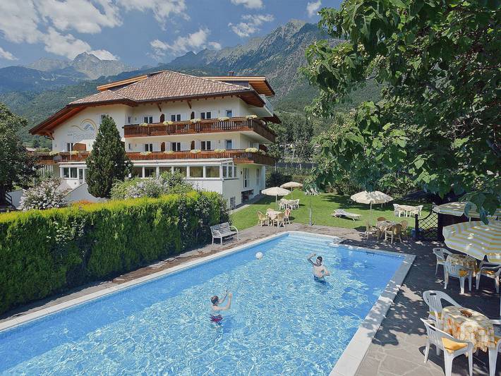 Ferienwohnung für 2 Personen, mit Garten und Sauna sowie Whirlpool in Algund