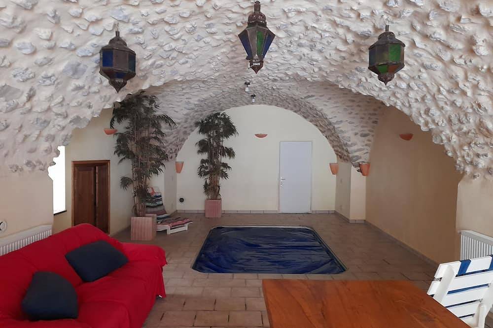 Diois  maison  avec terrasse, grande salle avec Spa chauffer ,climatisation in Barnave, Région de Die