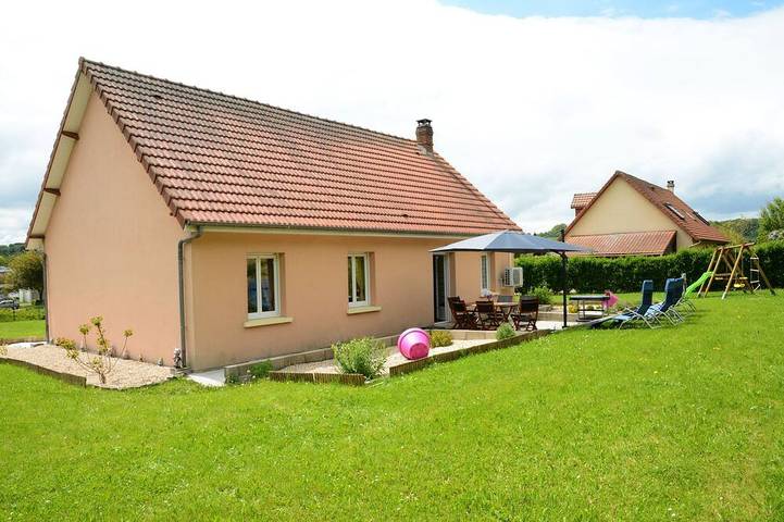 Gîte pour 5 personnes, avec jardin et terrasse à Sommery