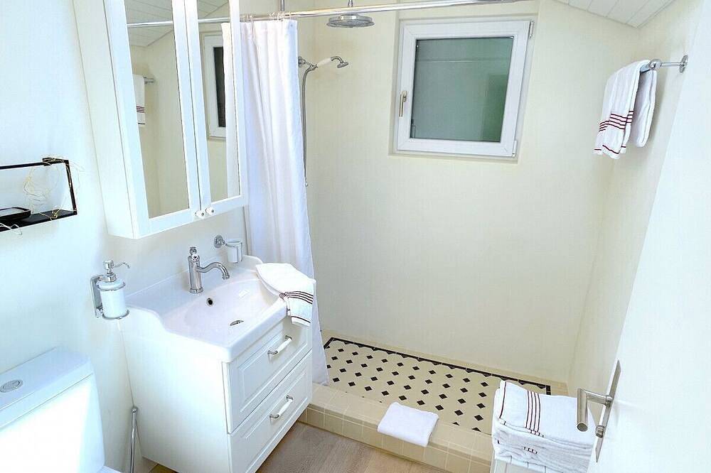 Geheel appartement, Swisshut Stunning Views Alps & Lake - Apart. Kirch in Sigriswil, Meer van Thun