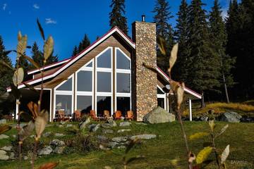 Holiday Home for 24 People in Kamloops Region, British Columbia, Photo 2