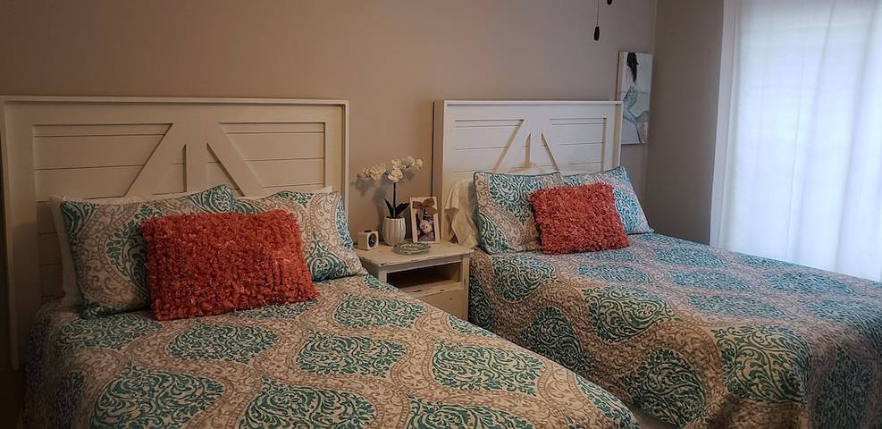 Vacation rental for 6 people, with pool and terrace as well as yard in Wilmington