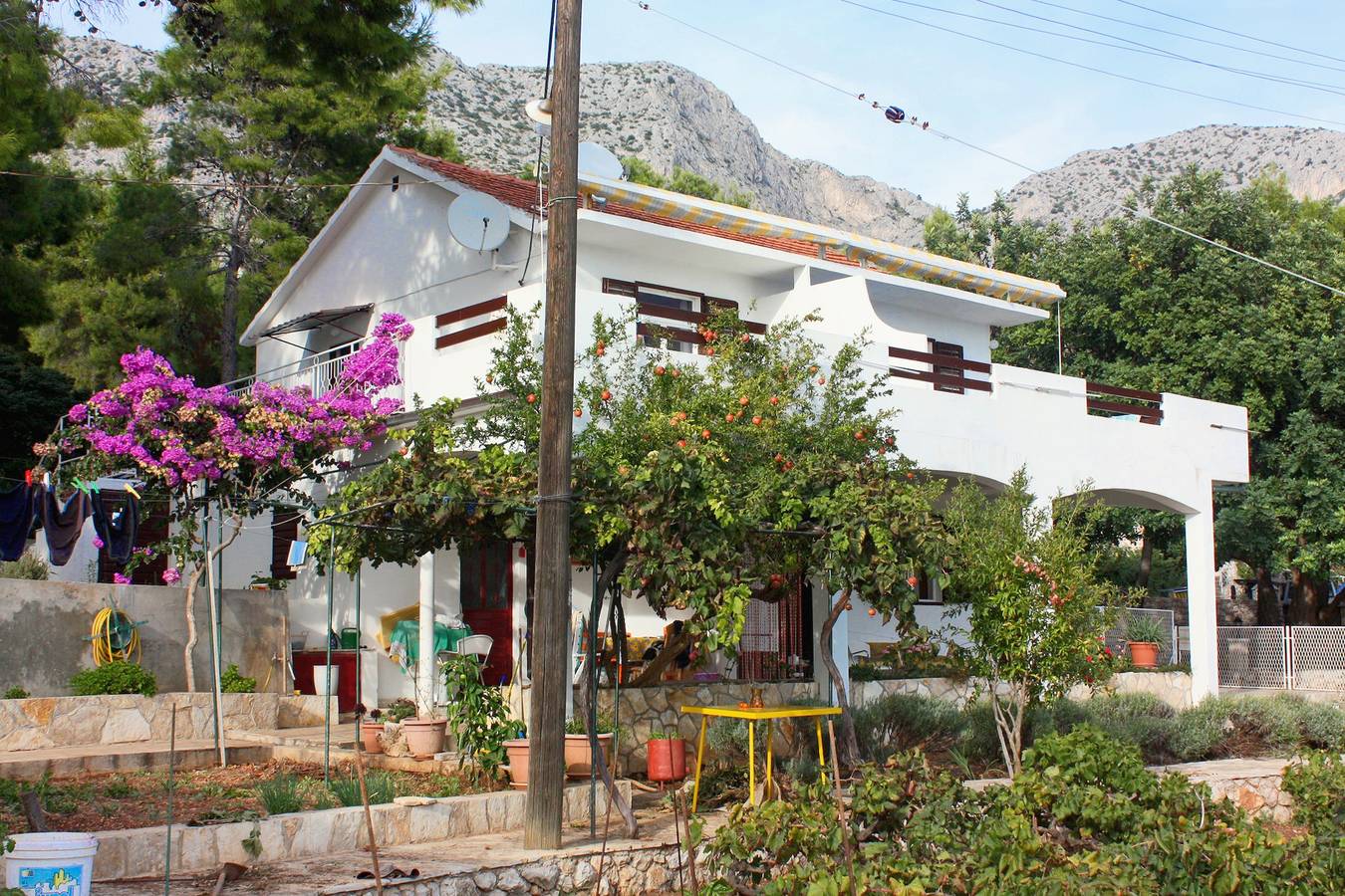 Ganze Wohnung, 2-Zimmer-Ferienwohnung am Strand Ivan Dolac, Hvar A-5709-b in Hvar