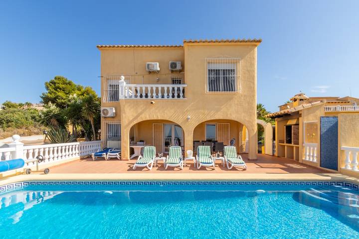 Villa für 14 Personen, mit Balkon und Garten an der Costa Blanca