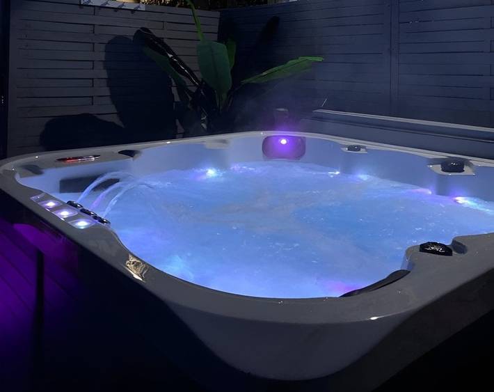 Chambre d’hôte pour 2 personnes, avec jardin ainsi que piscine et jacuzzi, animaux acceptés dans le Lot - 4