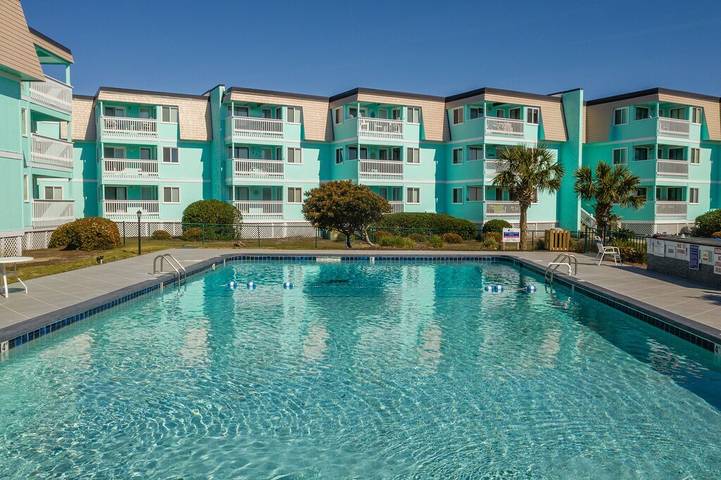Vacation rental for 4 people, with pool and balcony in Atlantic Beach
