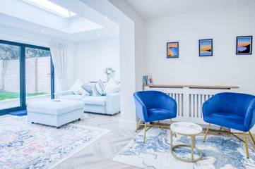 Vacation Rental for 4 Guests in Swansea region, Picture 4