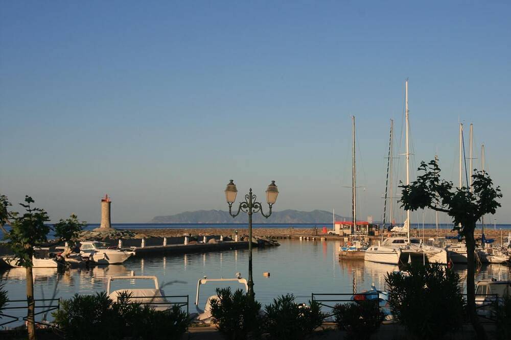 Ganze Wohnung, Studio Aussicht, 100 m vom Strand Meer in Macinaggio, Rogliano
