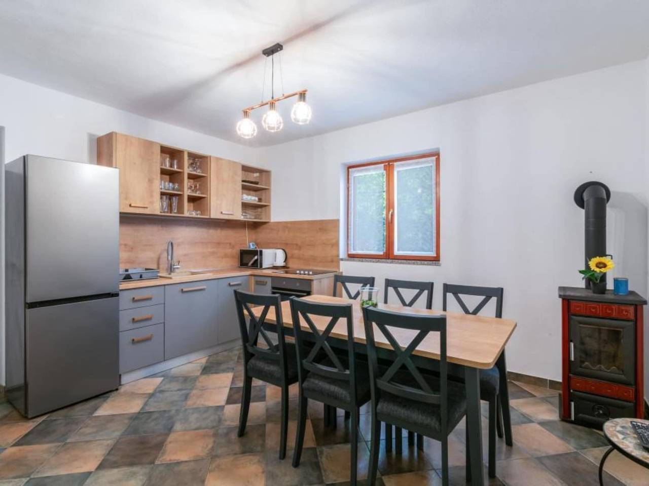 Hel leilighet, Three Bedroom Apartment with Terrace in Baska Voda, Makarska Riviera