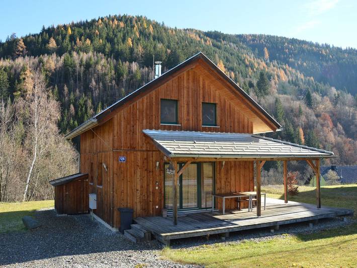 Ferienhaus für 8 Personen, mit Balkon und Terrasse sowie Garten
