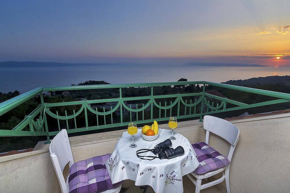 Last minute for June - romantic villa with pool and Bbq, 6 min from the sea in Podgora, Makarska Riviera