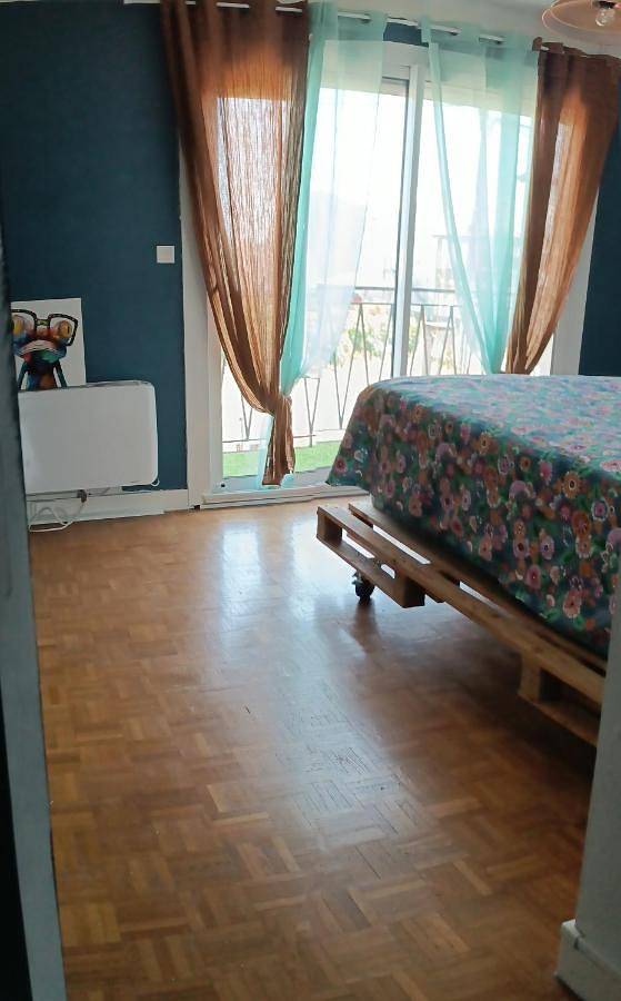 Appartement de vacances entier, Chambre chez moi,chez vous vue sur les vignes in Libourne, Région de Libourne