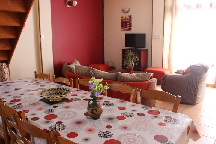 Gîte pour 9 personnes, avec jardin et terrasse dans le Gers - 2