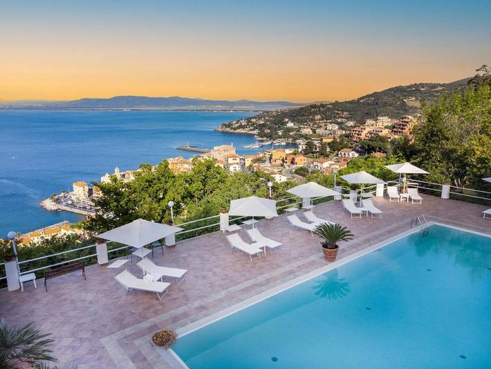 Hotel für 2 Personen, mit Balkon und Terrasse sowie Garten und Pool