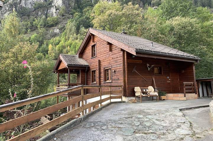 Ferienhaus für 5 Personen, mit Balkon und Garten