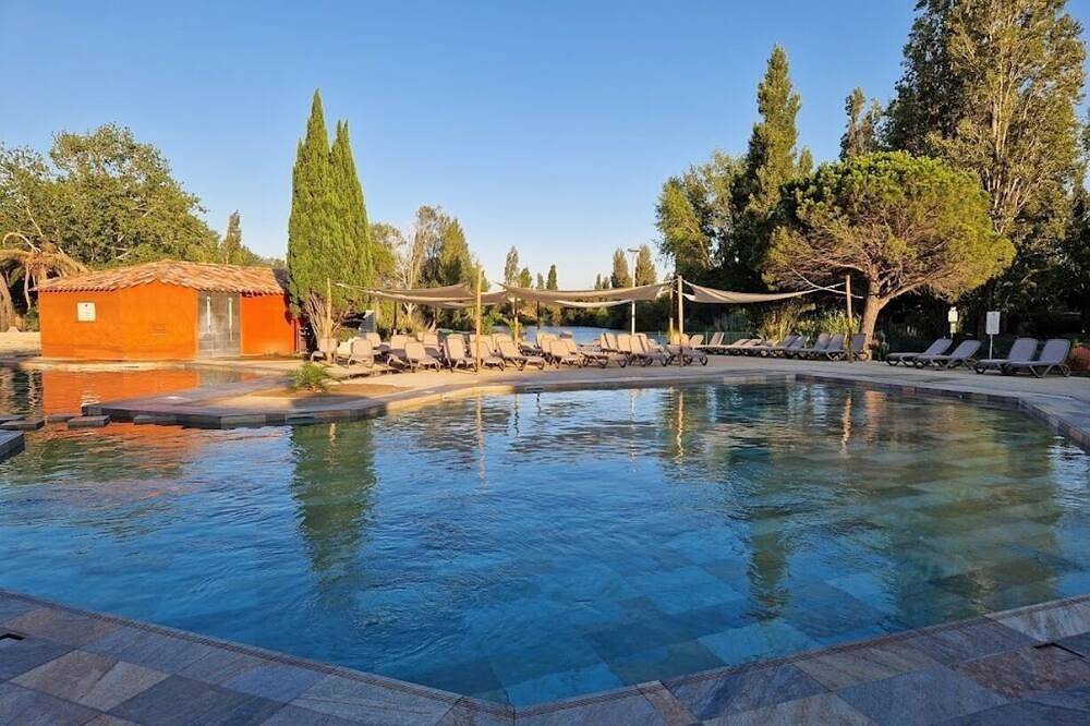 Ganze Wohnung, Vacation village with swimming pool and entertainment in Arles, Mittelmeerküste (Frankreich)
