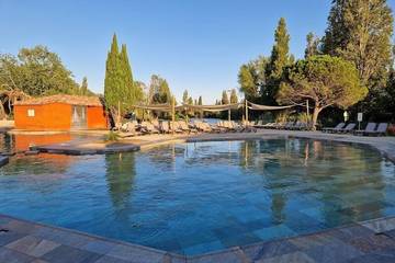 Village Vacances pour 4 Personnes dans Arles, Parc naturel régional de Camargue, Photo 1