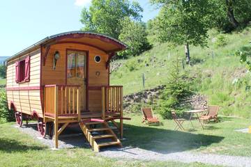 Gîte pour 2 personnes, avec piscine dans le Cantal