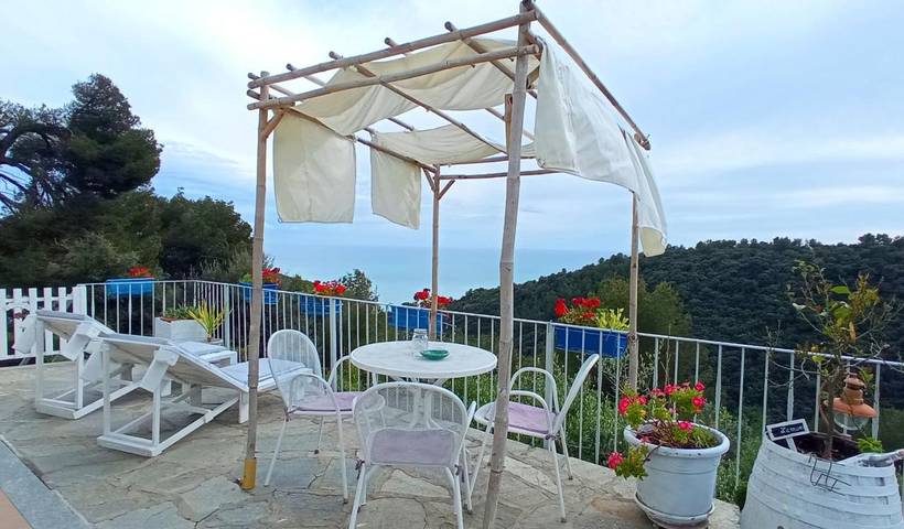 Chambre d’hôte pour 2 personnes, avec jardin à Camporosso