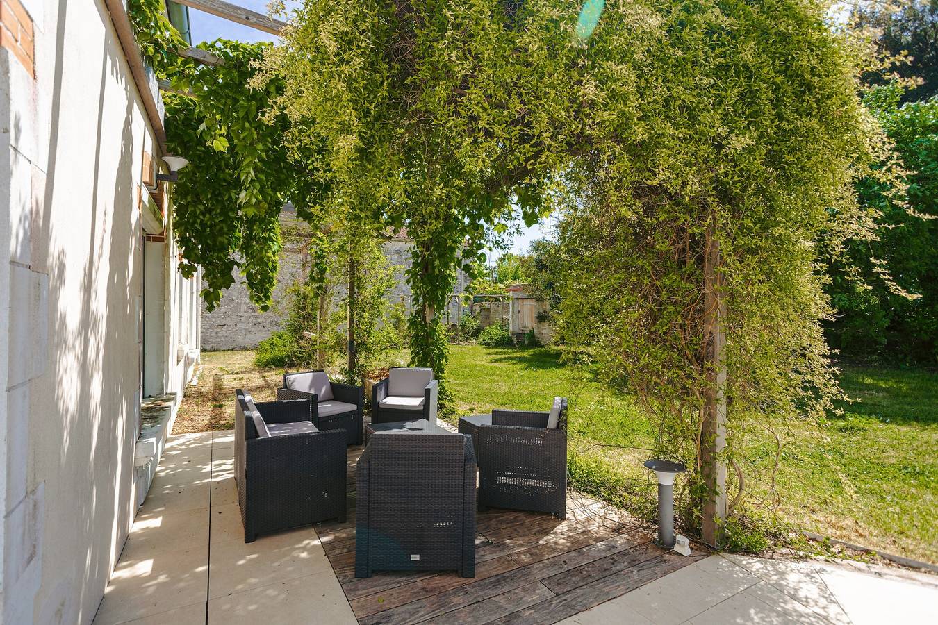 Guest Room - La Rochelle in Virson, Rochefort region