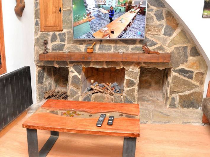 Appartement entier, Rustikal-moderne Wohnung für 6 Personen - Pobla de Lillet in La Pobla de Lillet, Pyrénées catalanes