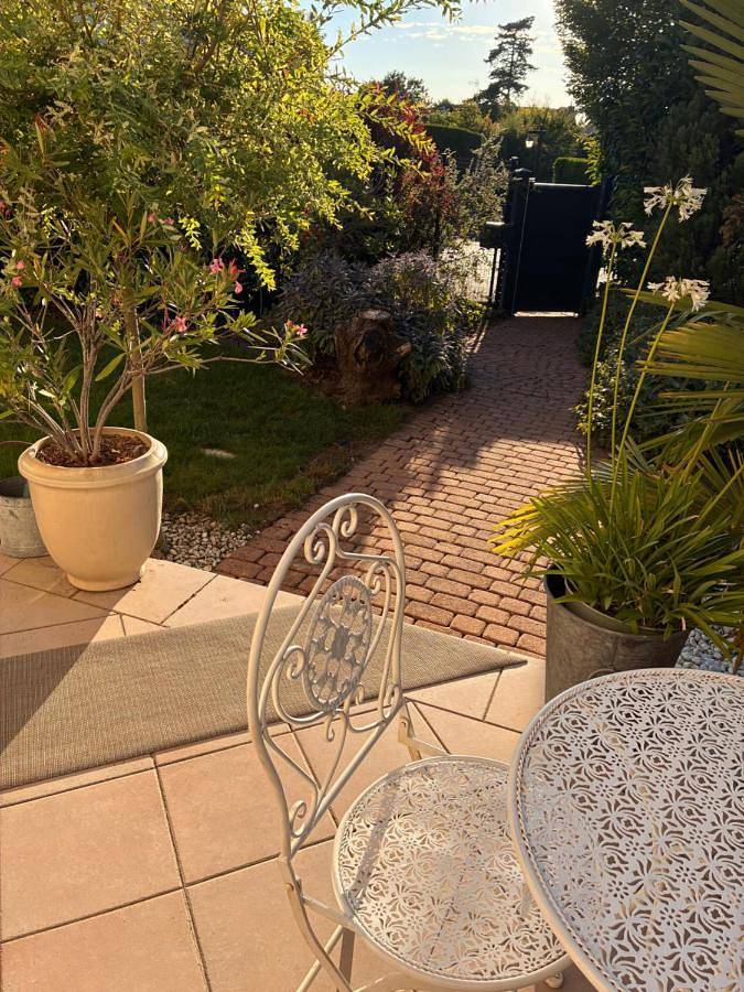 Chambre d’hôte pour 2 personnes, avec Balcon ainsi que Terrasse et Jardin