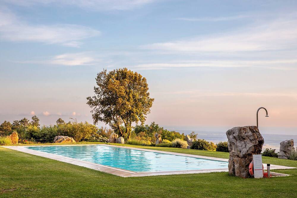 Ganze Wohnung, Haus Gelsomino in der Toskana (Lucca) mit Pool, und spektakulärem Meerblick in Lucca, Italienische Riviera
