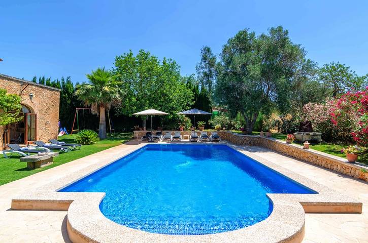 Finca für 10 Personen, mit Terrasse und Garten sowie Pool, kinderfreundlich in Cas Concos