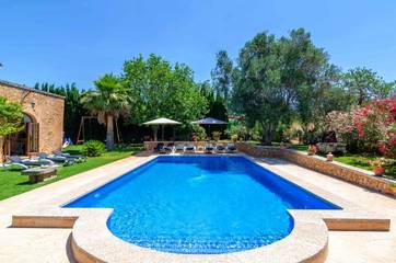 Finca für 10 Personen, mit Garten und Pool sowie Terrasse, kinderfreundlich in Cas Concos