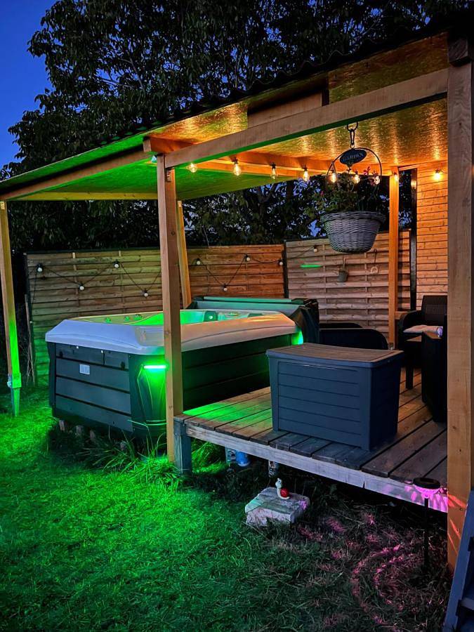 Chalet pour 2 personnes, avec jacuzzi ainsi que terrasse et jardin en Midi-Pyrénées - 3