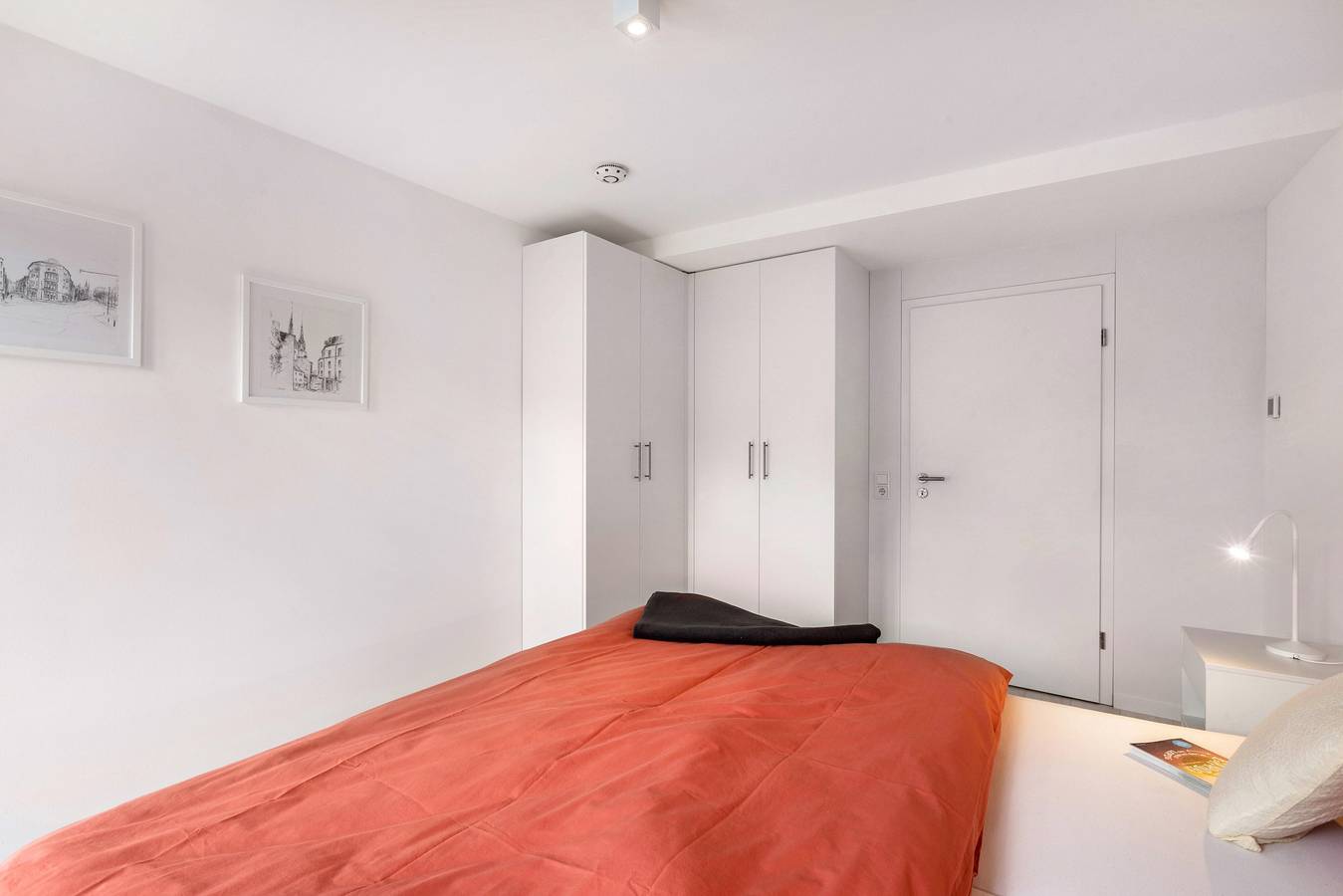 Appartement 'Saale Fewo Mit Burgblick' met uitzicht op het meer, gedeelde tuin en Wi-Fi, foto 14
