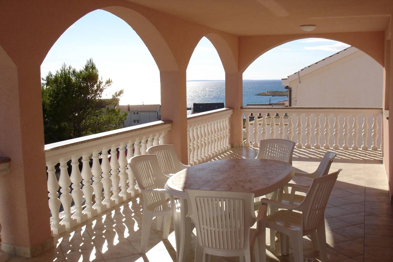 Ganze Wohnung, 2-Zimmer-Ferienwohnung mit Terrasse und Meerblick Povljana, Pag A-6296-b in Povljana, Pag