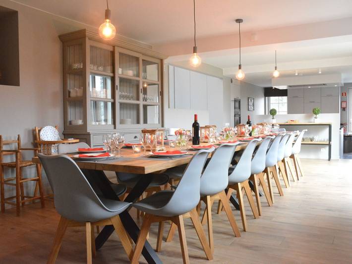 Location de vacances pour 18 personnes, avec jardin ainsi que terrasse et sauna, adapté aux familles dans Région de Namur - 3