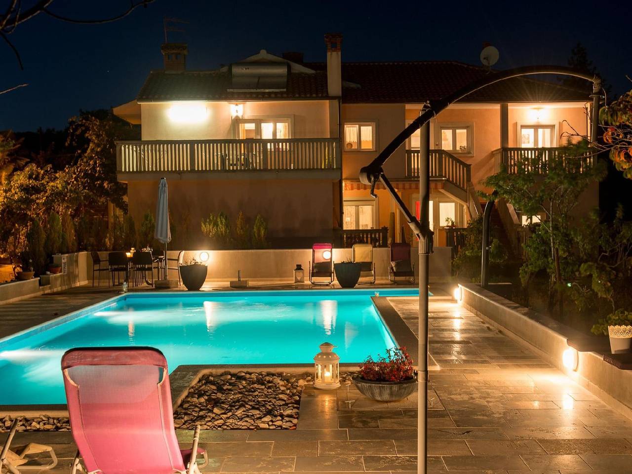 Ganze Ferienwohnung, Geräumige Ferienwohnung in Putini mit Grill, Terrasse und Garten in Zentralistrien