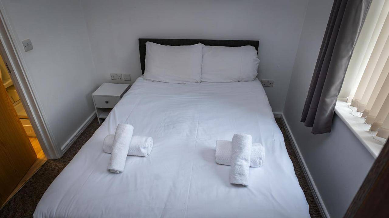 Entire apartment, Two-Bedroom Apartment in Warrington, Cheshire