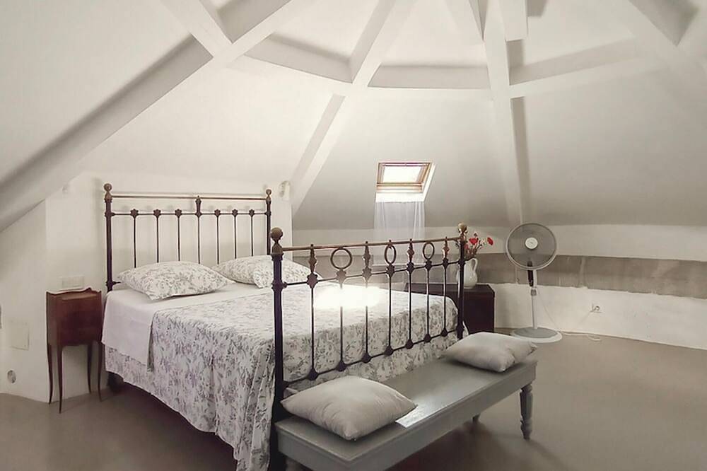 Amazing home in Aimargues with private swimming pool, can be inside or outside in Aimargues, Costa mediterránea (Francia)