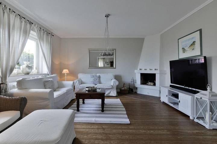Schönes Reetdachhaus für 6 Pers. mit Meerblick, Garten, Wlan, Haustiere erlaubt. in List (Sylt), Sylt