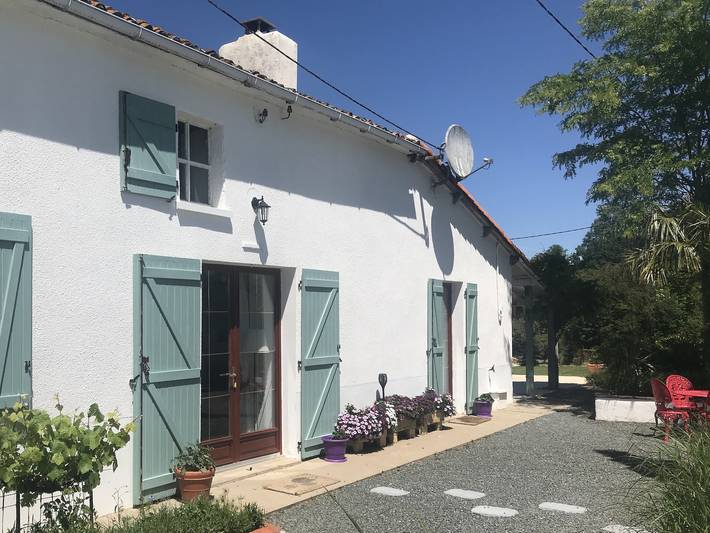 Gîte pour 6 personnes, avec sauna et piscine, adapté aux familles