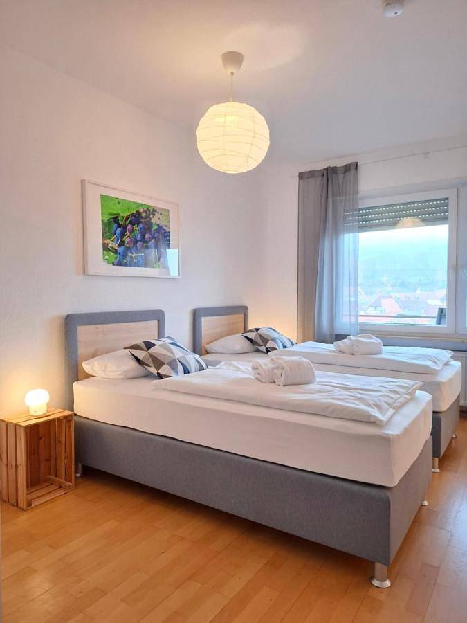 Ferienwohnung für 8 Personen, mit Ausblick und Garten in Leinsweiler - 2
