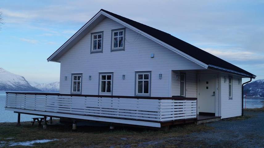 Ferienhaus für 6 Personen, mit Sauna und Ausblick sowie Terrasse in Lyngen - 3
