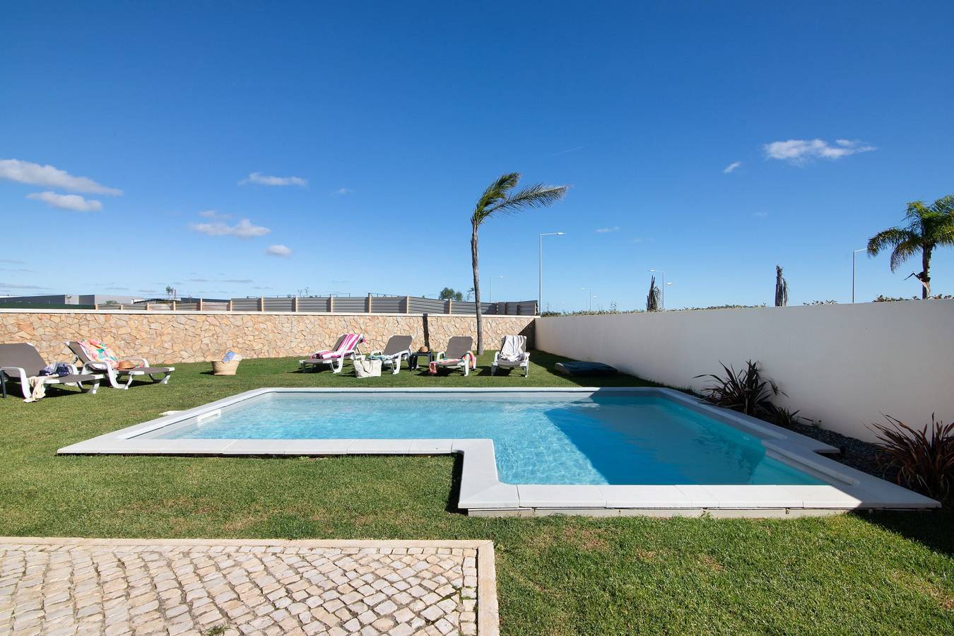 Villa 'Casa Barros' mit Bergblick, Wi-Fi und Klimaanlage in Algoz, Faro Distrikt
