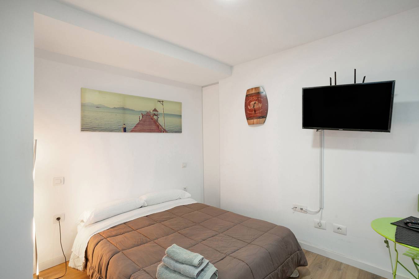 Entire studio, Vacation Studio 'Paula - 13' with Shared Pool, Shared Terrace and Wi-Fi in Arinaga, Agüimes