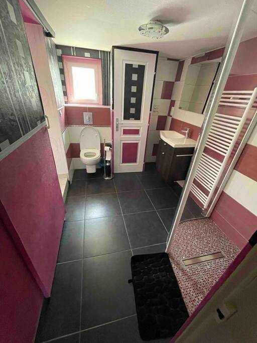 Appartement entier, One-Bedroom Apartment in Bourbon-Lancy, Région de Charolles