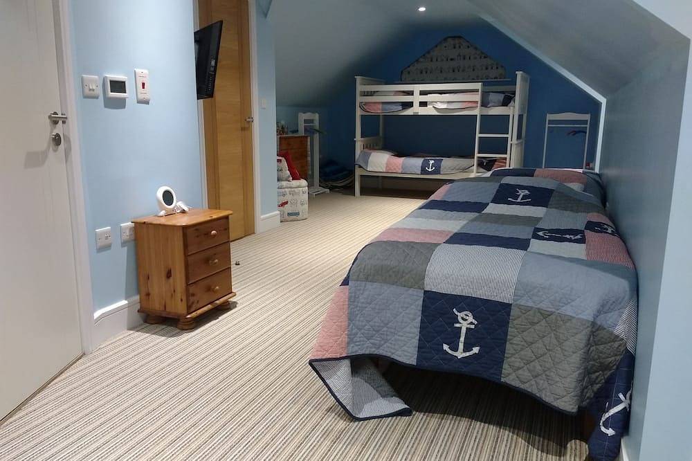'Lazy Days', a luxurious property centrally located in Mudeford in Mudeford, Christchurch