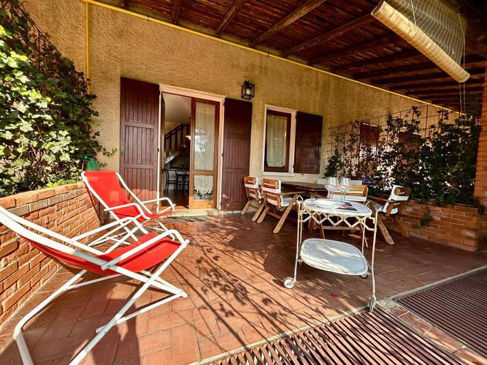 Ferienhaus für 6 Personen, mit Terrasse und Pool sowie Garten und Ausblick - 1